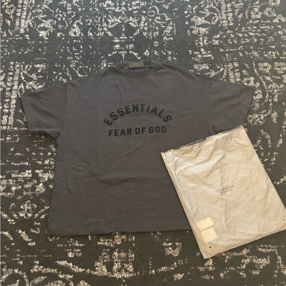 Essentials Fear of God Black T-Shirt